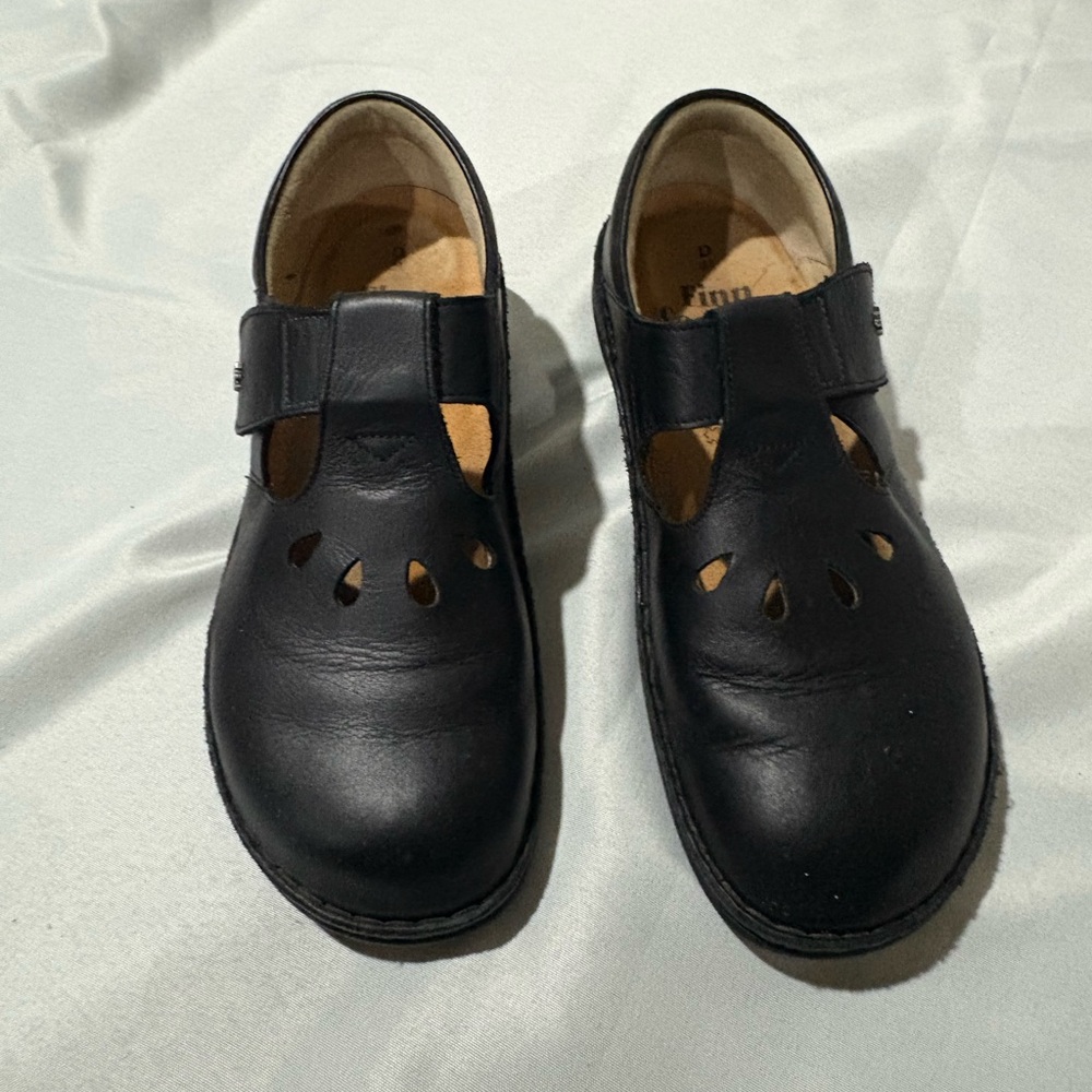 Finn Comfort Black Leather Women’s Dress Shoes